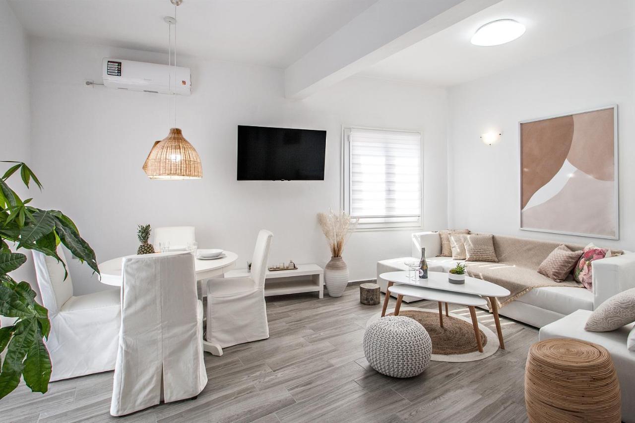 Capolavoro, Boutique Apartment With Unique Rooftop Skiathos Town Exterior foto